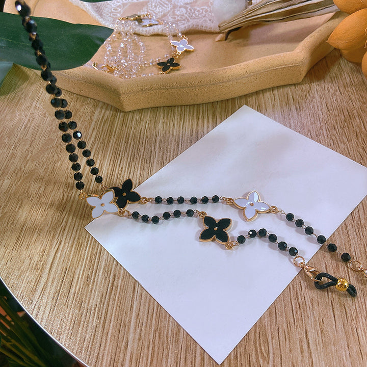 Elegant pearl necklace with flower pendants Bowlift