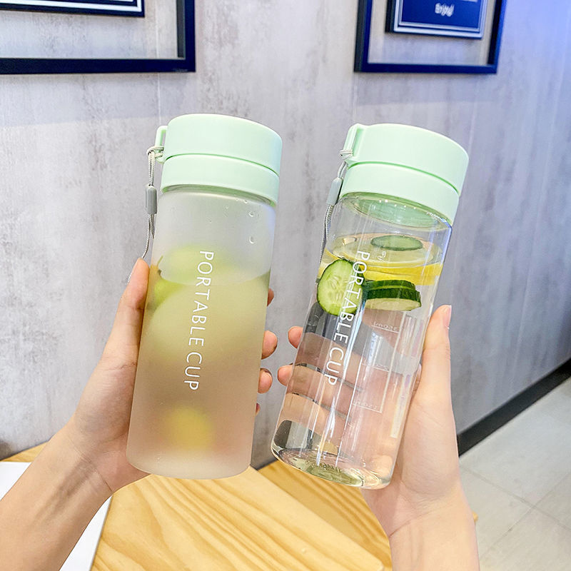 Women's water bottle with innovative lid Bowlift