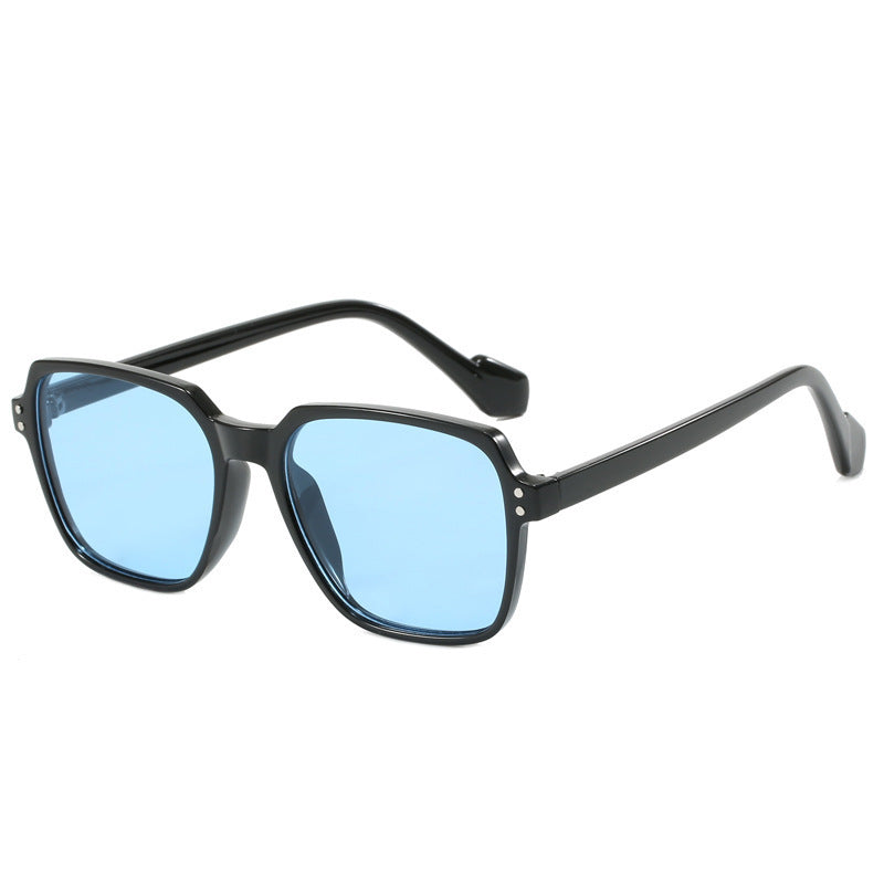 Women's fashion sunglasses with bold, rectangular lenses Bowlift