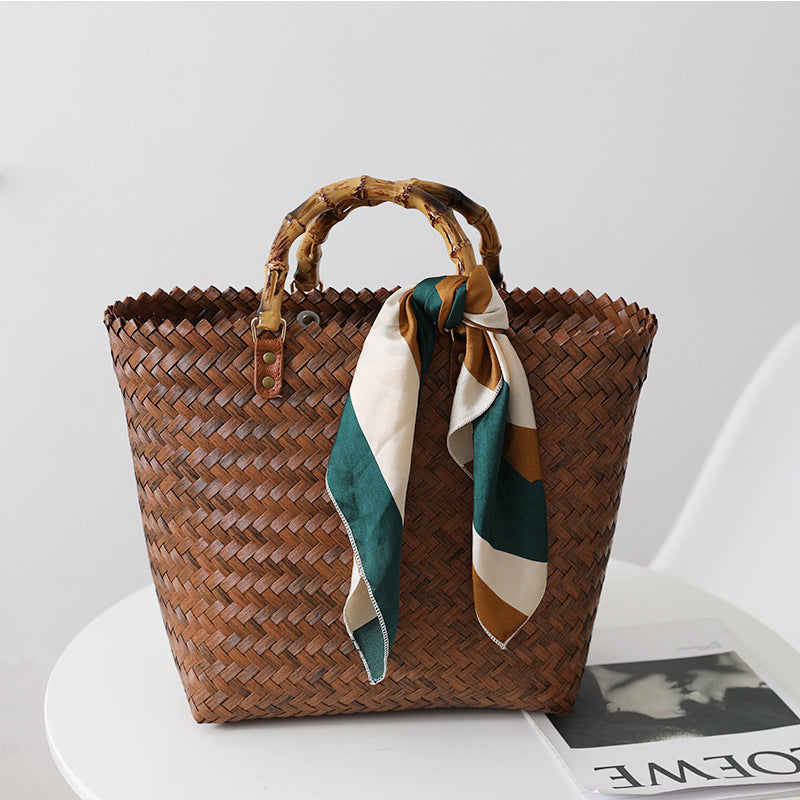 Handmade basket bag with stylish braiding pattern Bowlift