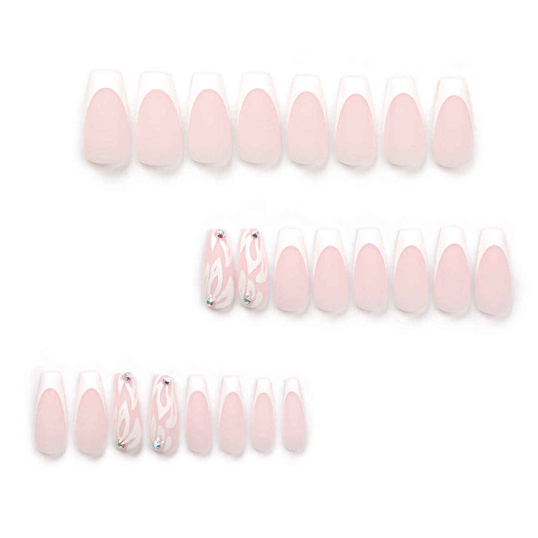 Artfully designed acrylic nails with elegant gradient Bowlift