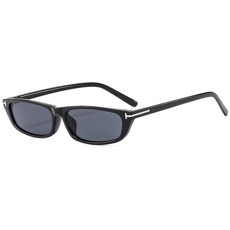 Women's fashionable sunglasses in striking retro style Bowlift