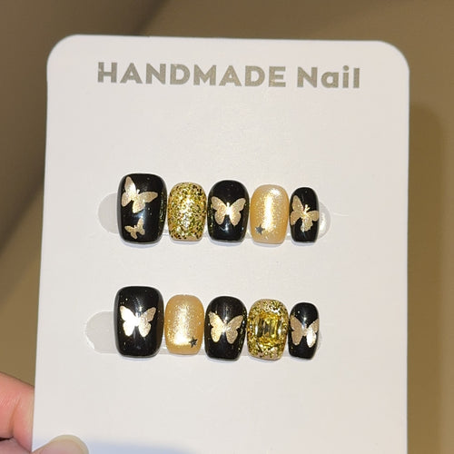 Artificial nails with elegant butterfly design Bowlift