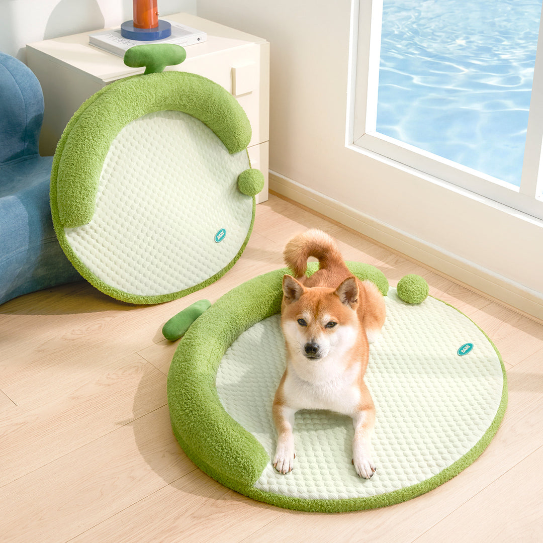 Unisex round baby crawling mat with ergonomic neck pillow and non-slip bottom Bowlift