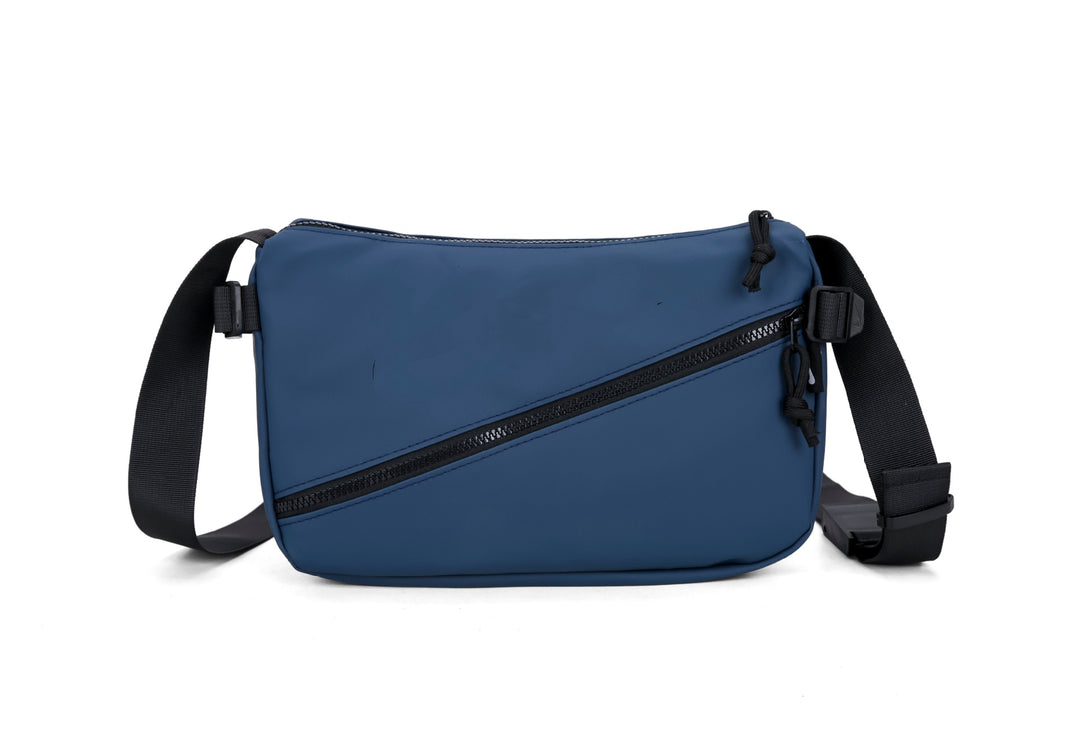 Stylish shoulder bag with adjustable shoulder strap and multifunctionally designed interior Bowlift