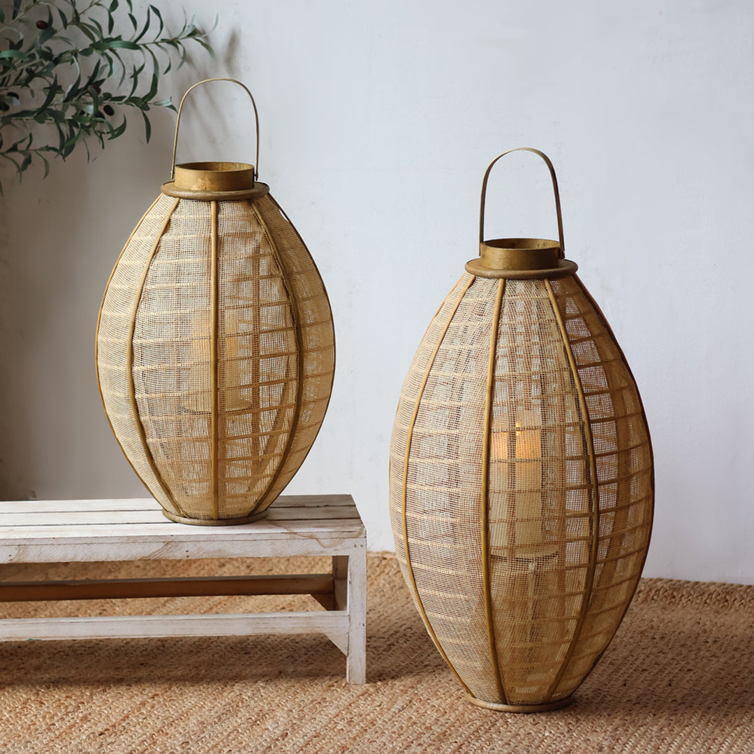 Handcrafted lantern made of natural materials Bowlift