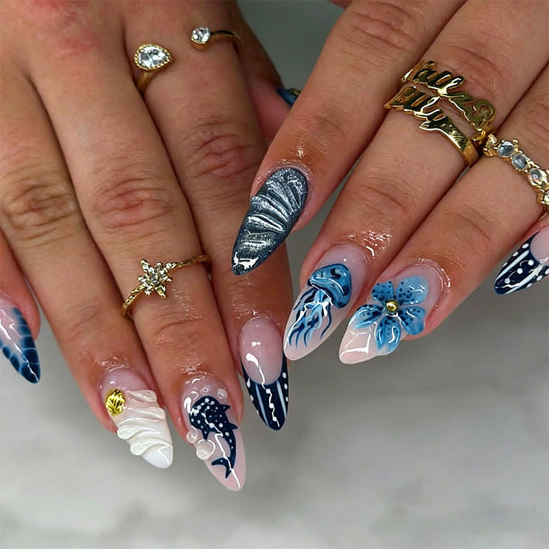 Artistic 3D Nail Tips with Maritime Motifs Bowlift