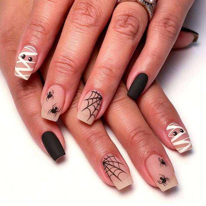 Halloween-Themed Press-On Nail Art Set Bowlift