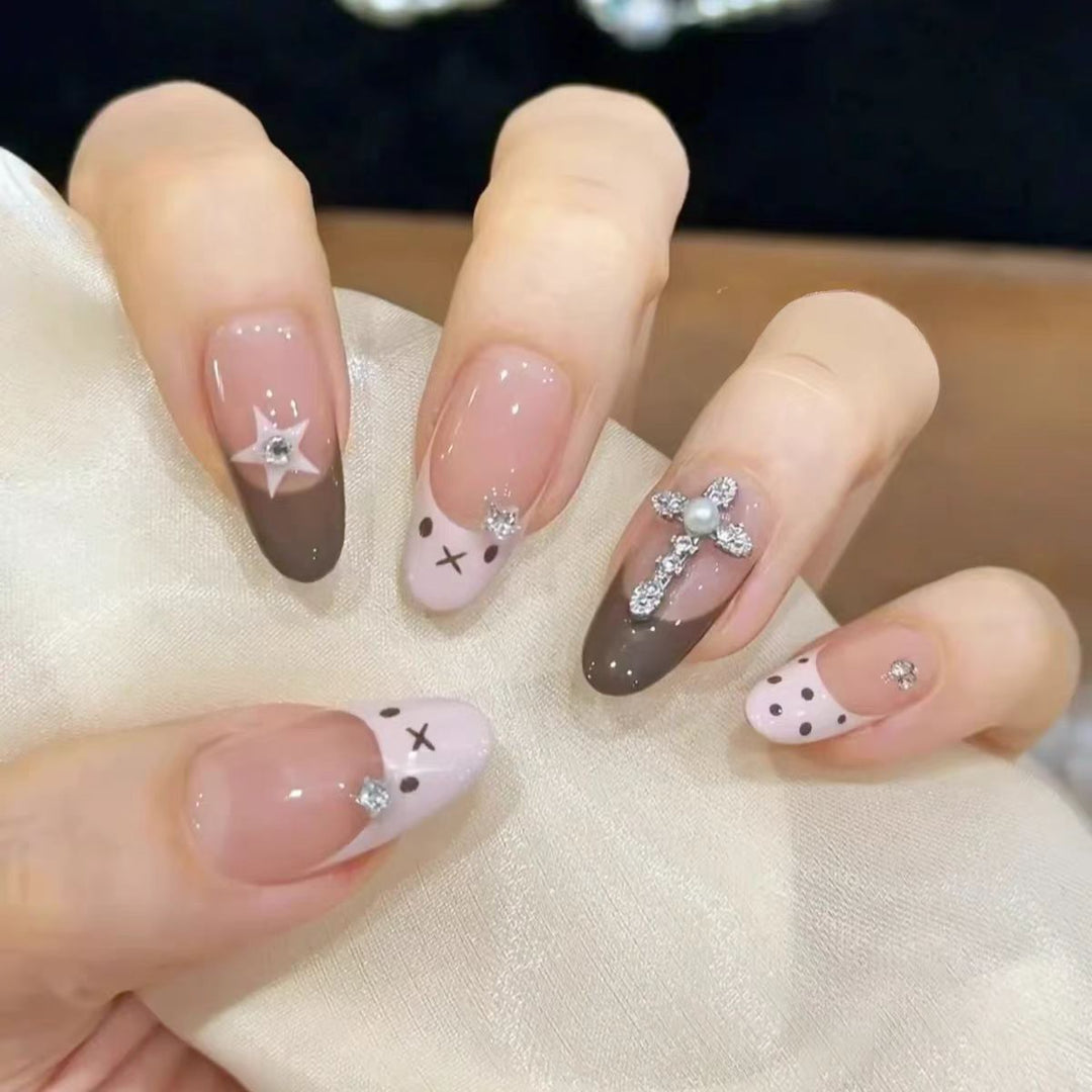 Artificial nails with decorative 3D designs Bowlift