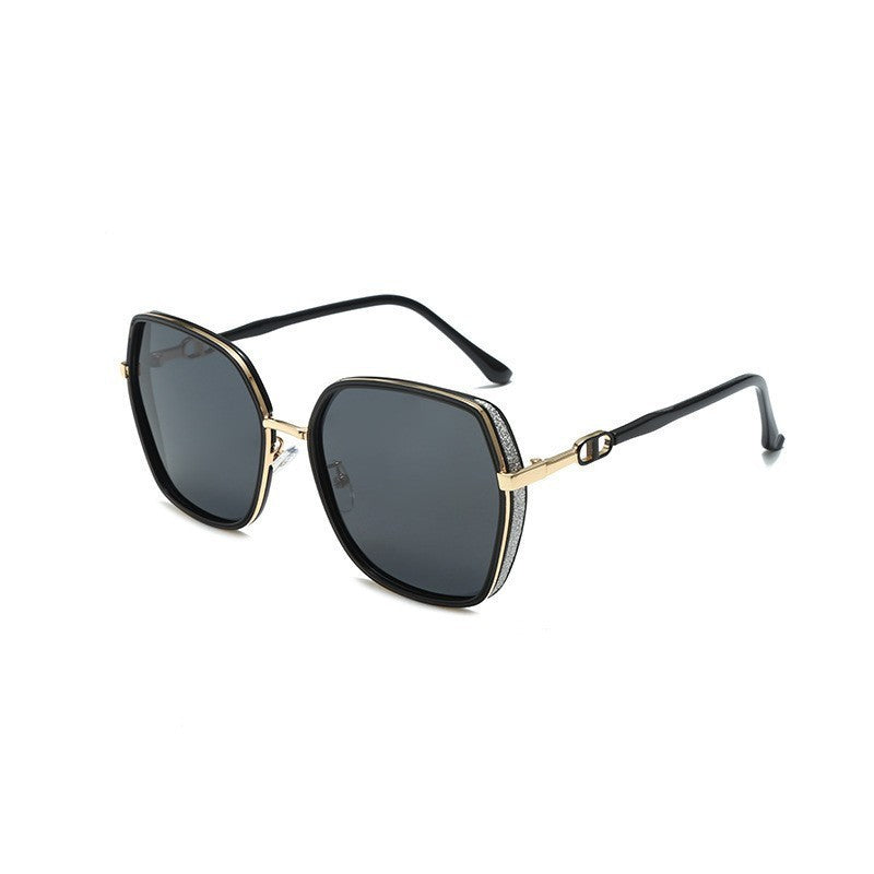 Oversized Retro-Inspired Geometric Sunglasses