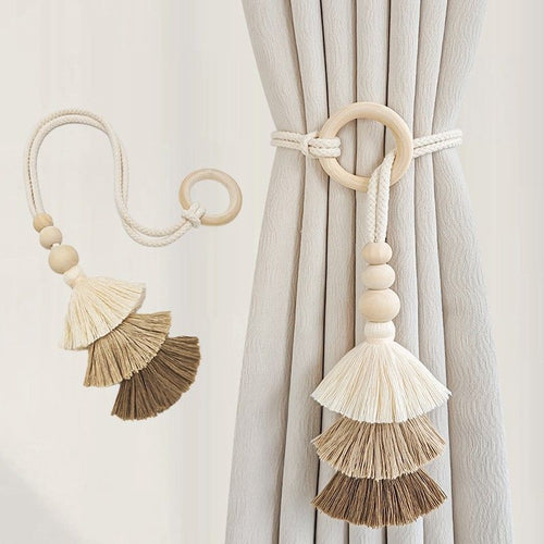 Decorative curtain holder with tassels Bowlift