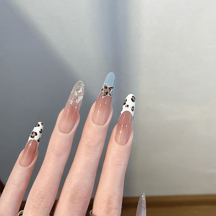 Artificial nails with creative glitter effect and animal design Bowlift