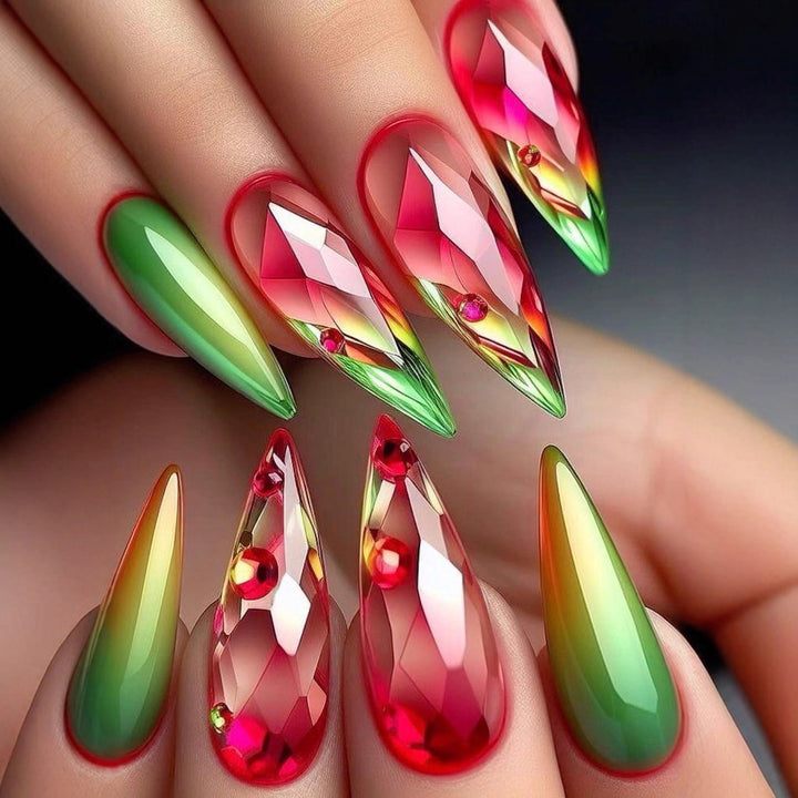 Artificial nails with sparkling crystal and faceted design Bowlift