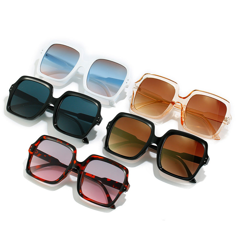 Ladies square fashionable sunglasses with polarized lenses Bowlift