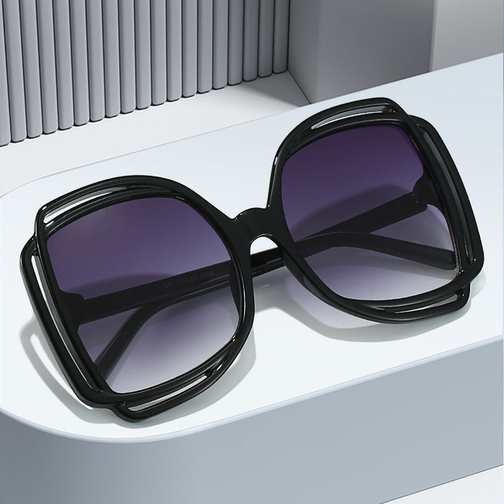 Ladies Fashion Sunglasses with Modern Frame Bowlift