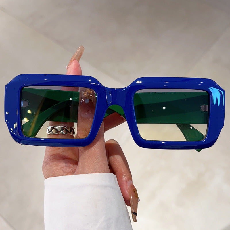 Ladies oversized square sunglasses with modern plastic frame Bowlift