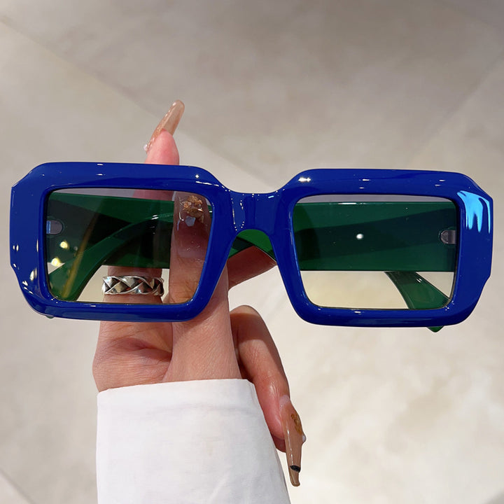 Ladies oversized square sunglasses with modern plastic frame Bowlift