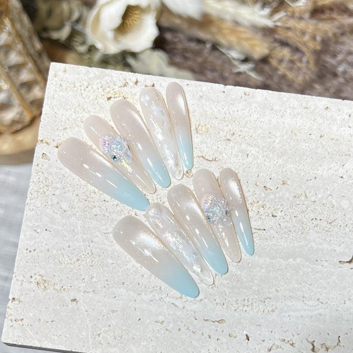 Elegant Stiletto Press-On Nail Set with Glitter Finish Bowlift