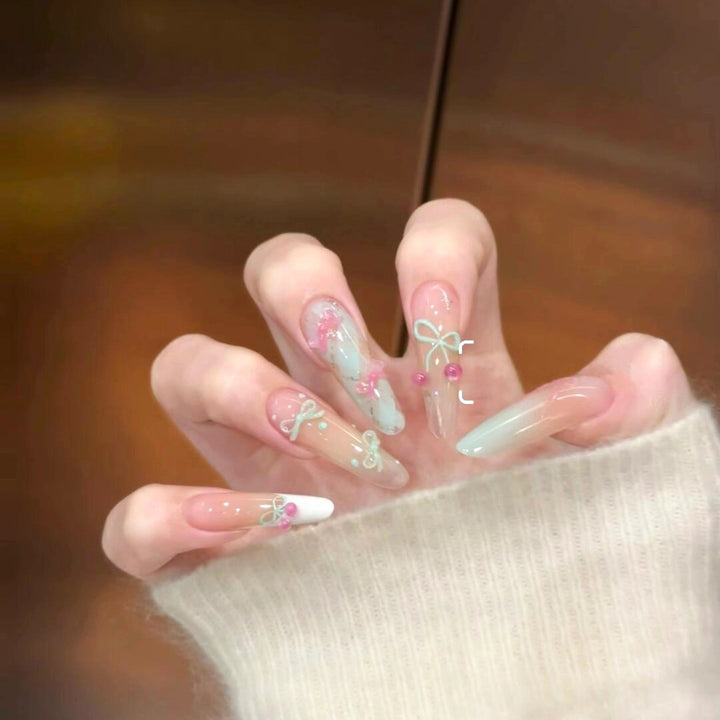 Decorative Nail Art Press-On Set Bowlift