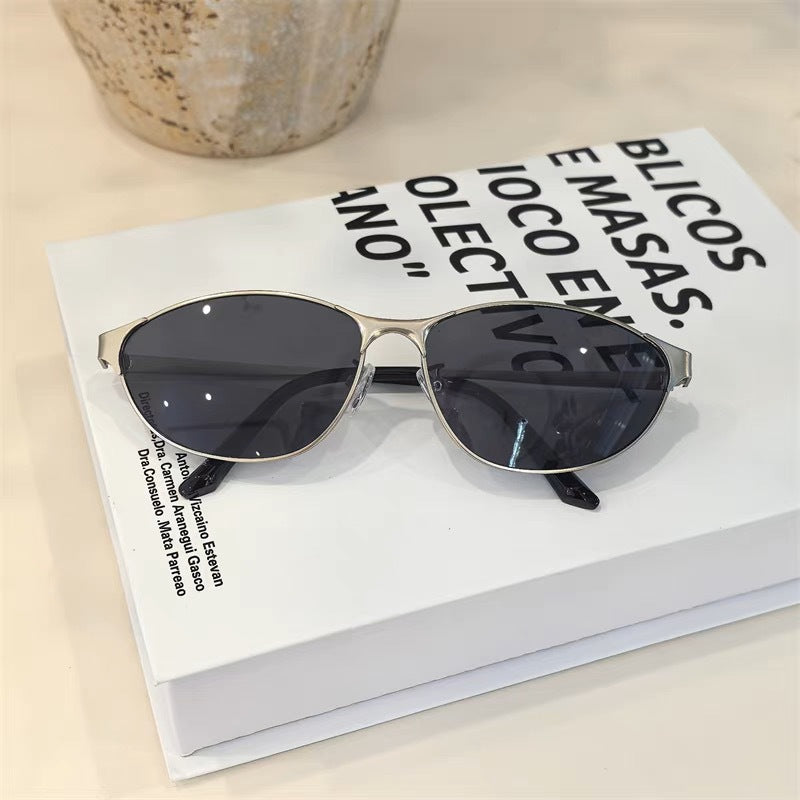 Fashionable Metal Sunglasses in Modern Design Bowlift