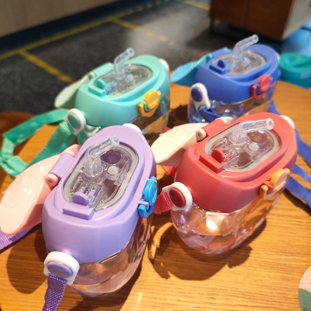 Ladies Playful Drinking Bottle with Secure Handle Bowlift