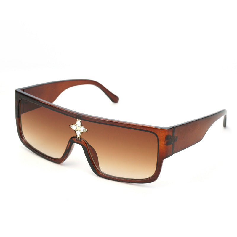 Women's sunglasses in futuristic oversized design with sparkling decor Bowlift