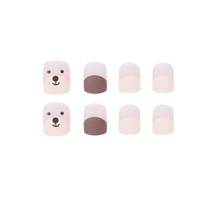 Cute nail art with bear motifs Bowlift