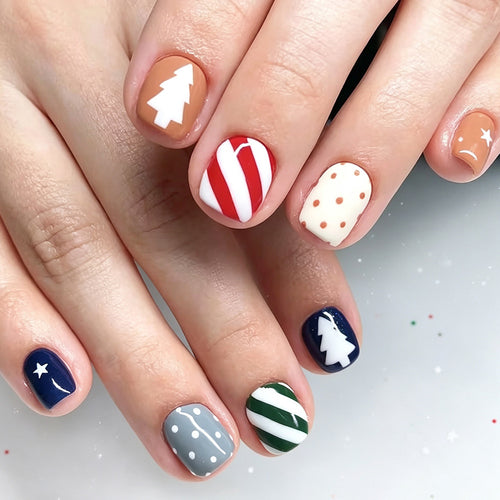 Holiday-Themed Nail Art Design Bowlift