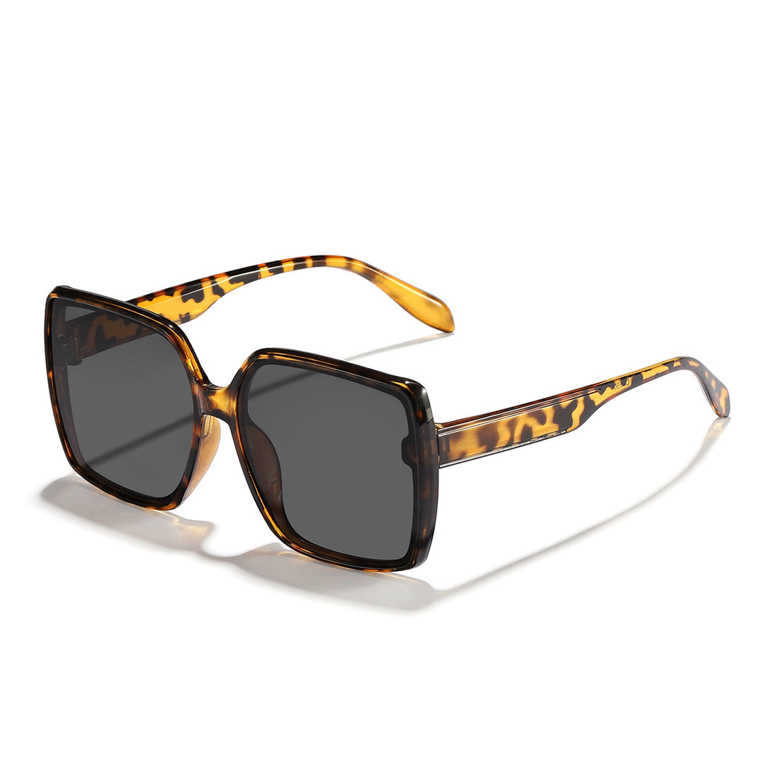 Women's oversized sunglasses with modern square frame and protective lenses Bowlift