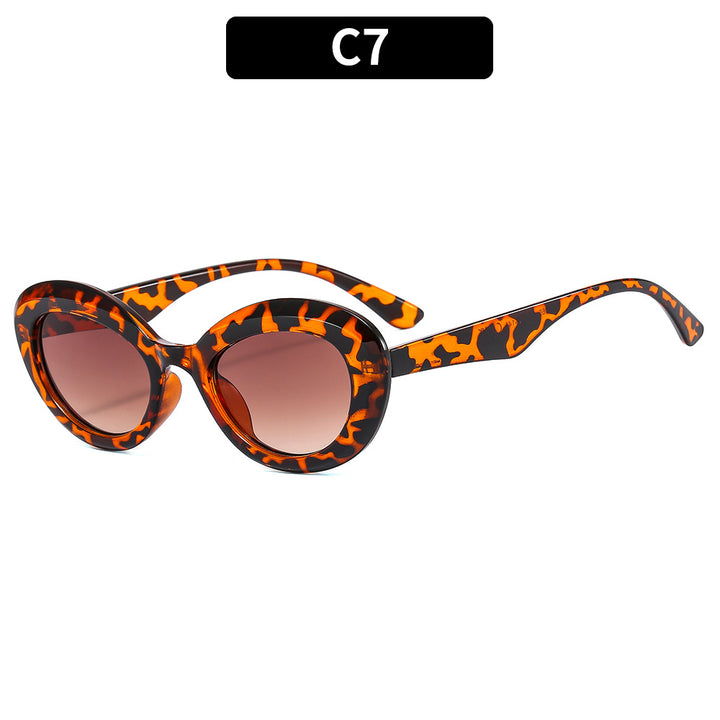 Retro-Inspired Oval Frame Sunglasses