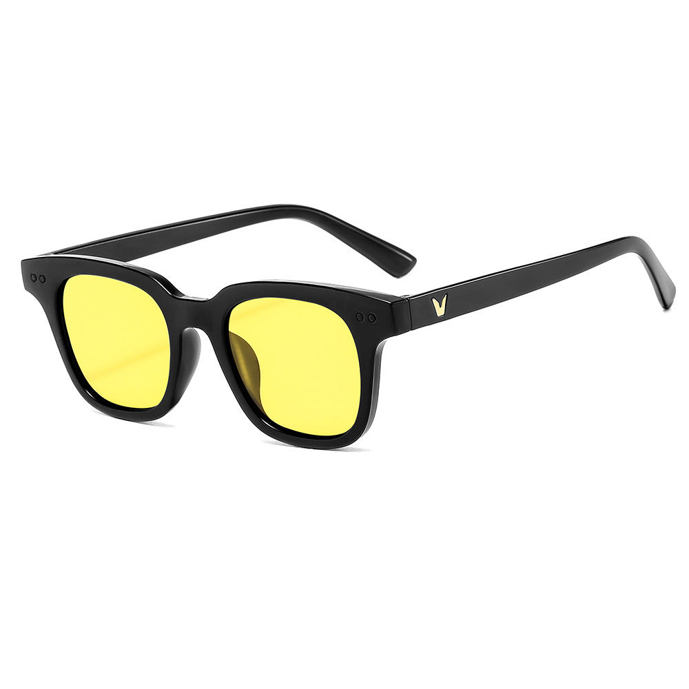 Women's Fashion Sunglasses in Modern Design Bowlift