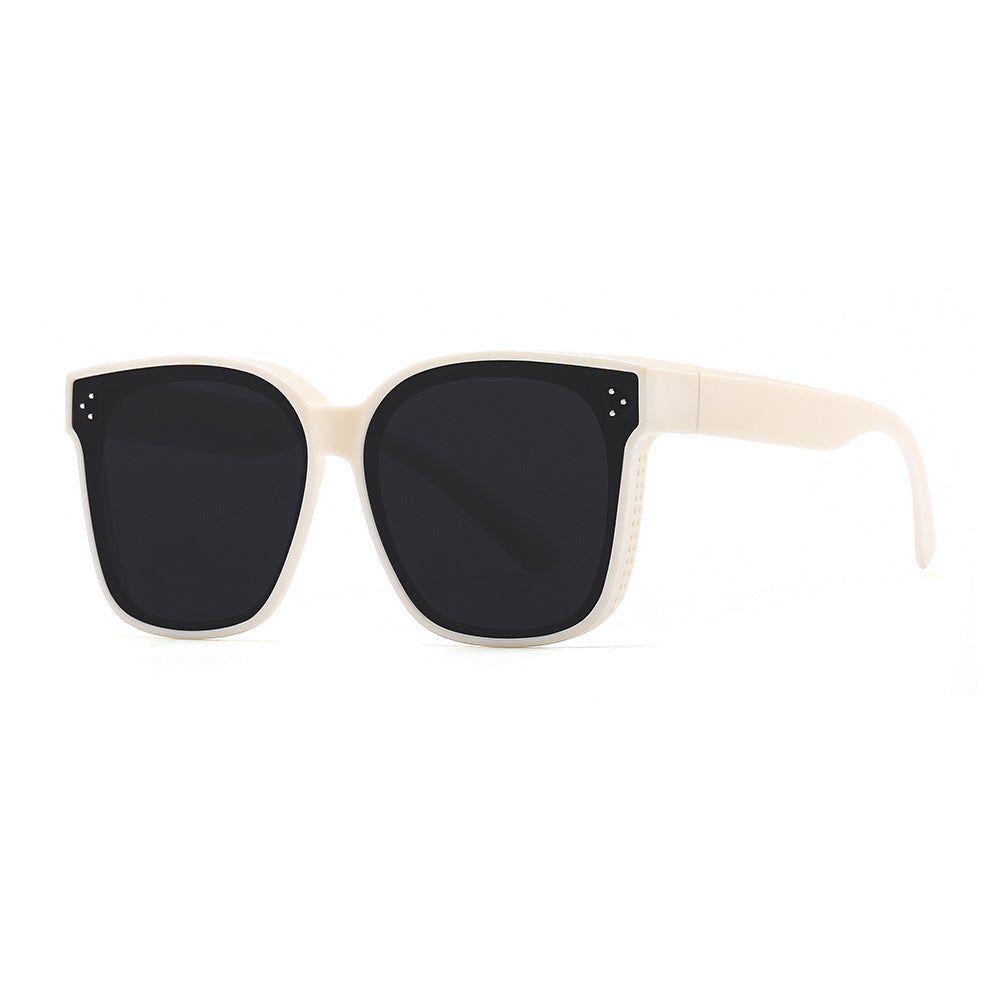 Women Square Sunglasses with Protective UV Filter and Stylish Frame Bowlift