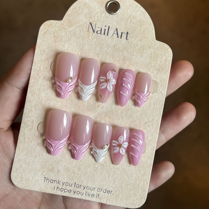 Floral Embellished Press-On Nail Set Bowlift