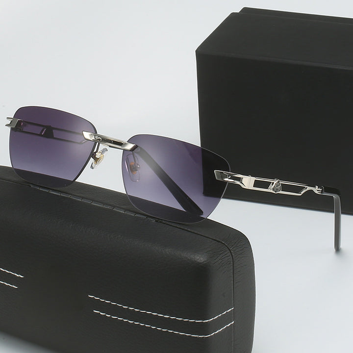 Women Designer Sunglasses with Elegant Metal Frame Bowlift