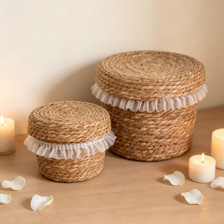 Natural fiber storage basket with ruffled edge Bowlift