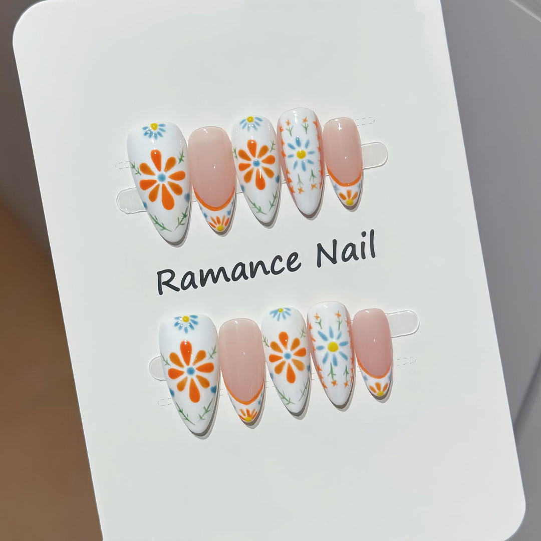 Floral Themed Press-On Nail Art Set Bowlift