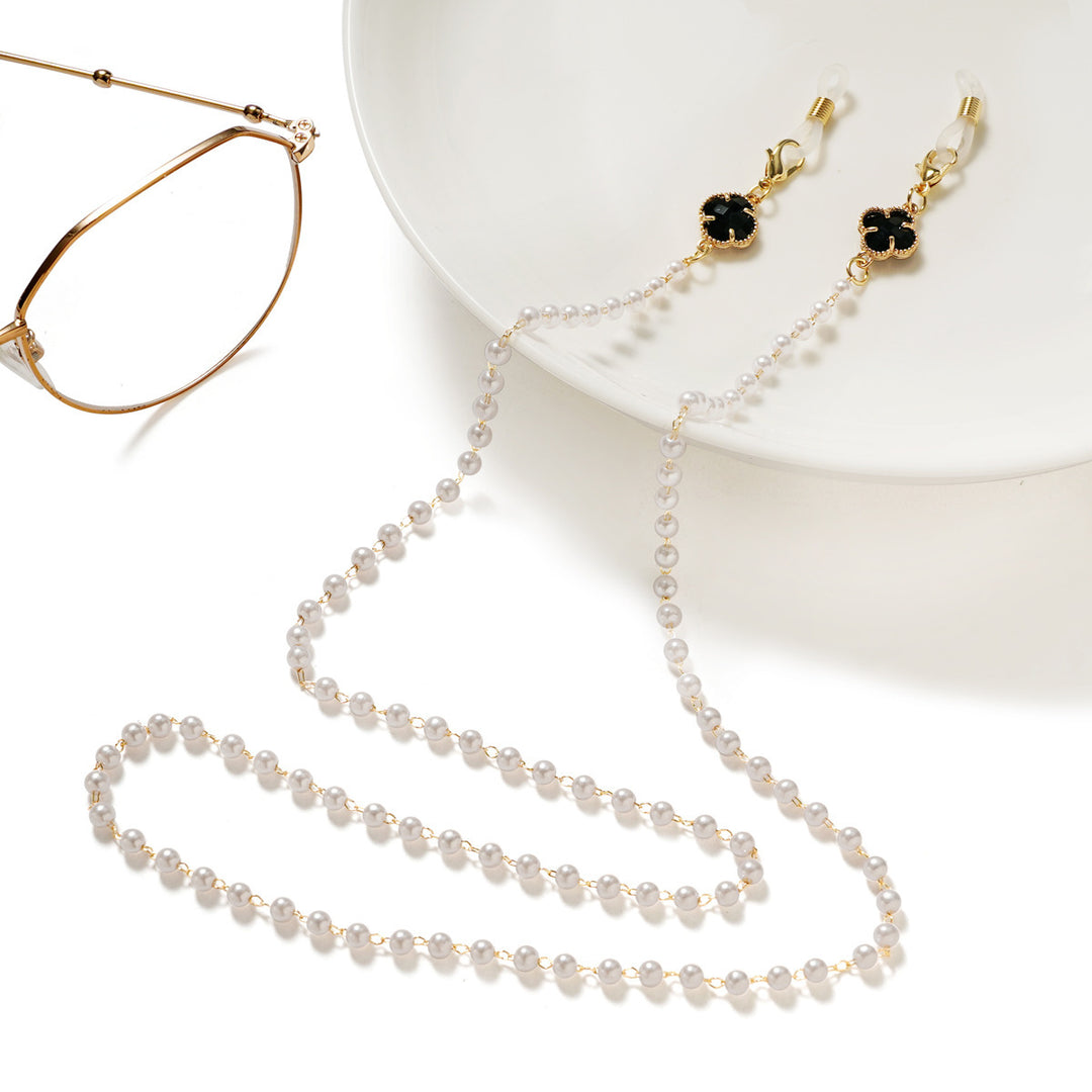 Elegant glasses holder chain with pearl accents Bowlift