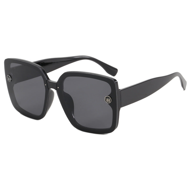 Women's fashionable square sunglasses with extravagant design Bowlift