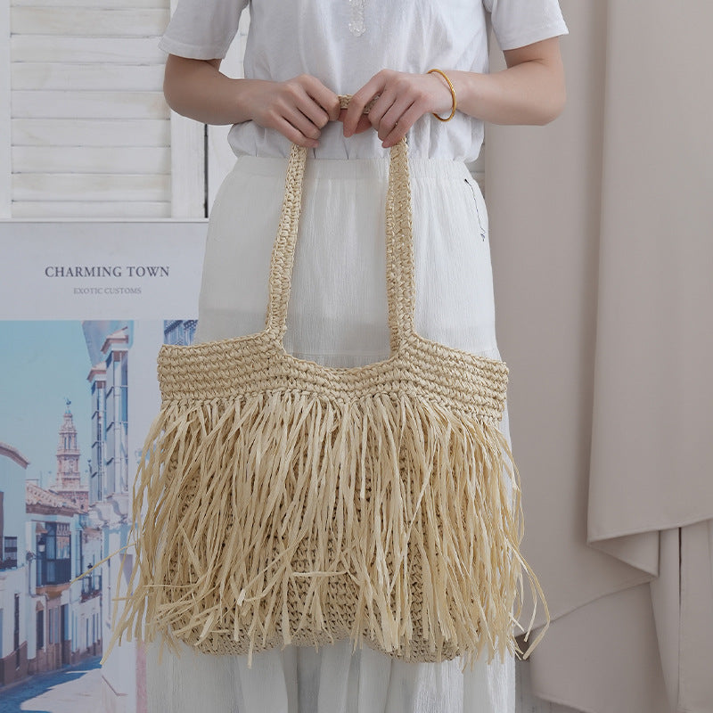 Handmade beach bag with fringed designed pattern Bowlift