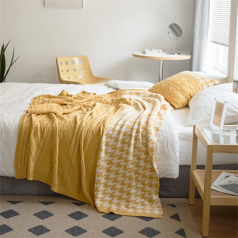 Women’s Knit Snuggle Blanket Bowlift