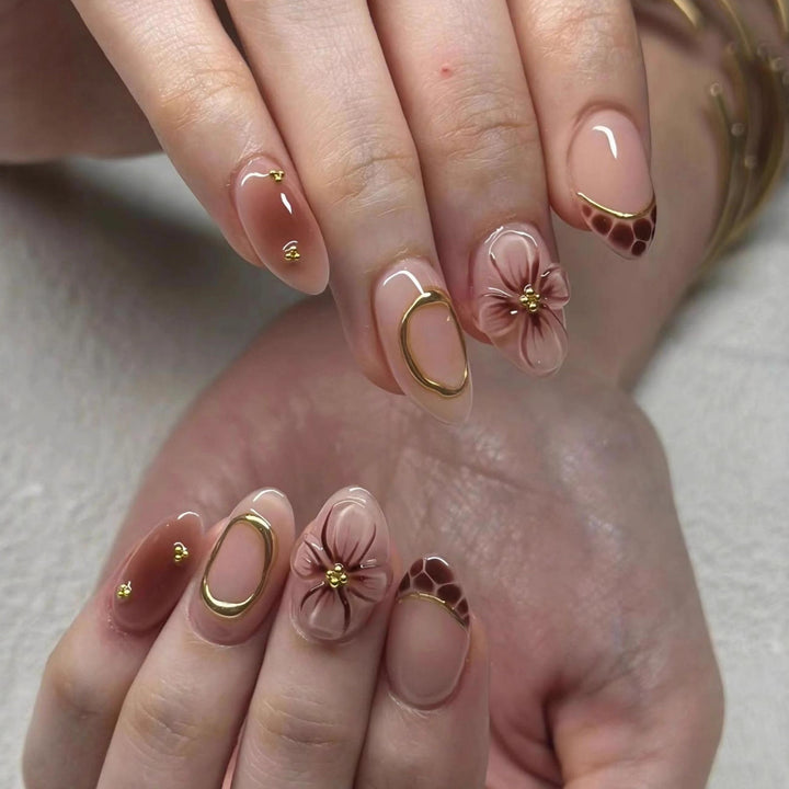 Exclusive nail art creation Bowlift