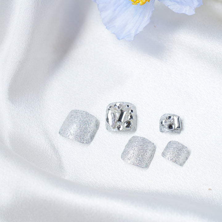 Glittering Press-On Nail Art Set Bowlift