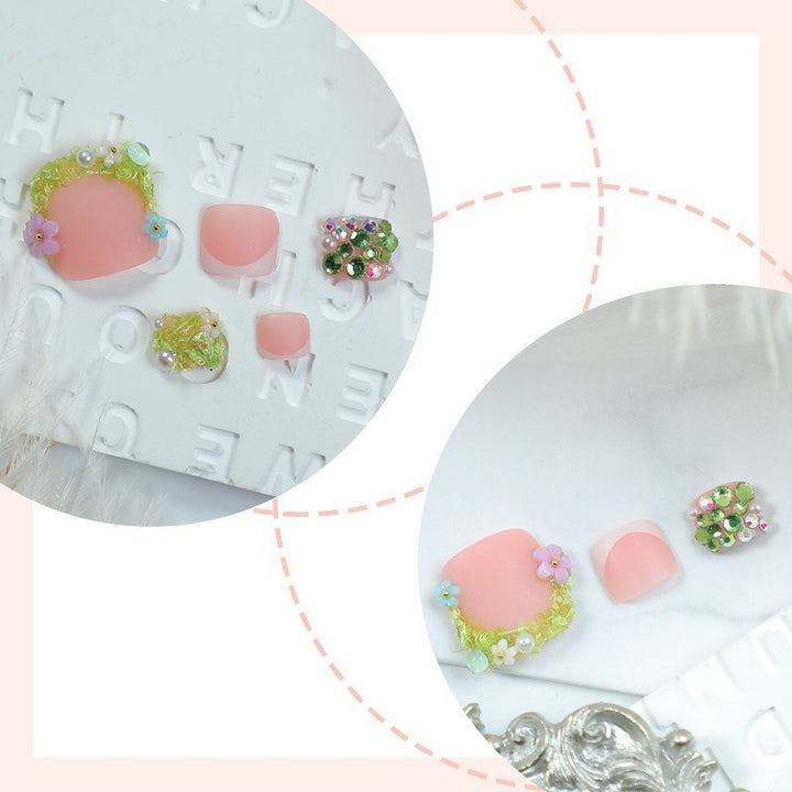 Artificial nail set with floral 3D details and glitter embellishments Bowlift