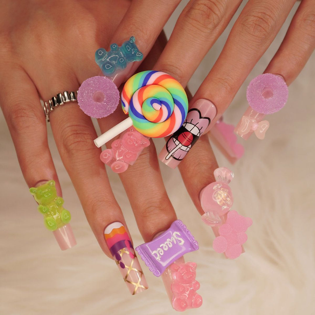 Artificial nail set with elegant French tips Bowlift