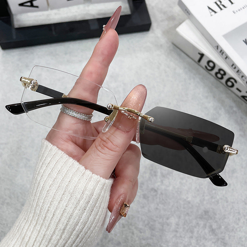 Ladies elegant and fashionable sunglasses with transparent frame Bowlift