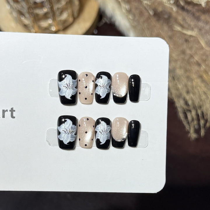 Decorative Floral Press-On Nails Bowlift