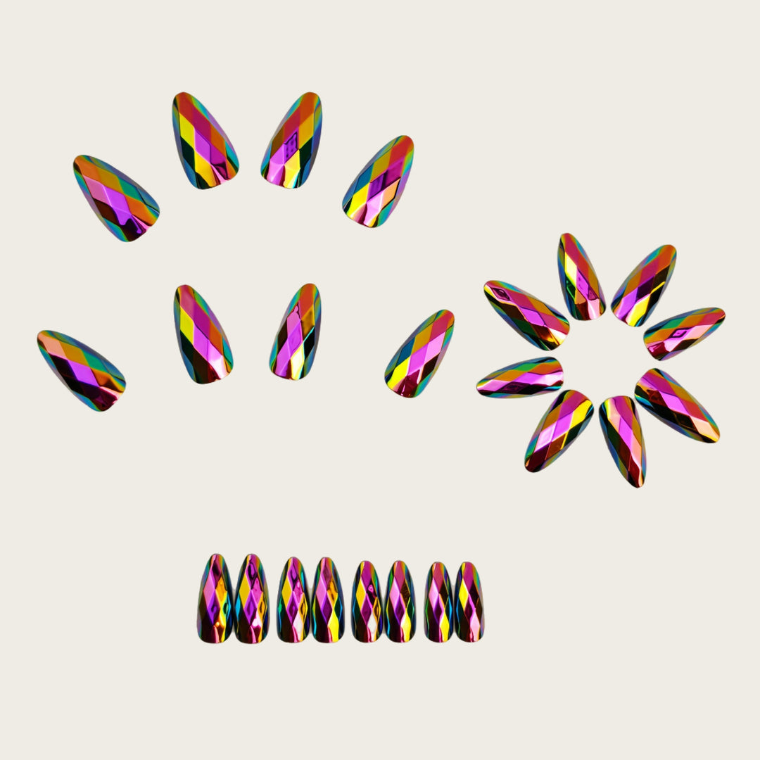 Shiny Stiletto Fake Nails with Diamond Surface Texture Bowlift