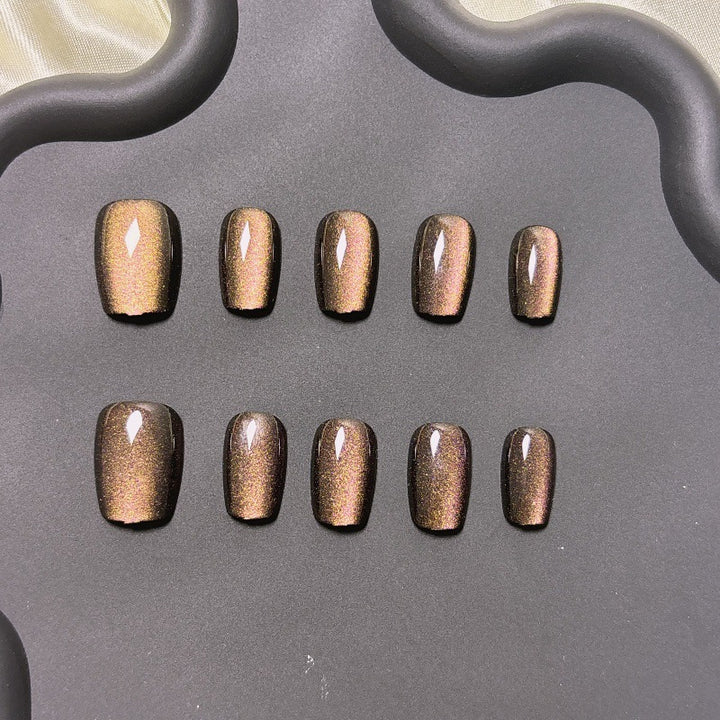 Artificial nails with shimmering metallic finish Bowlift