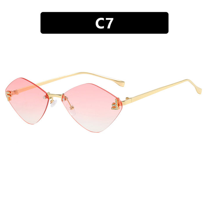 Women's geometric sunglasses in an extravagant design with gradient lenses Bowlift