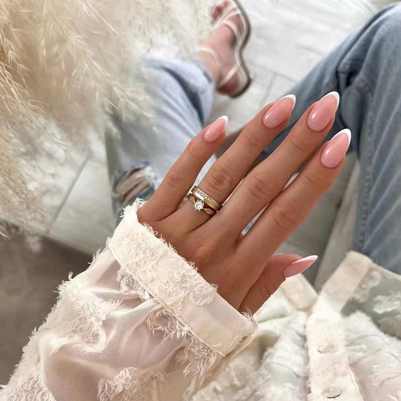 Elegant and shiny nail extensions Bowlift